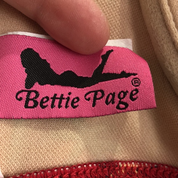 Bettie Page retro 50s vibe pin-up girl swim top - Picture 9 of 11